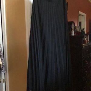 Black pleated skirt long